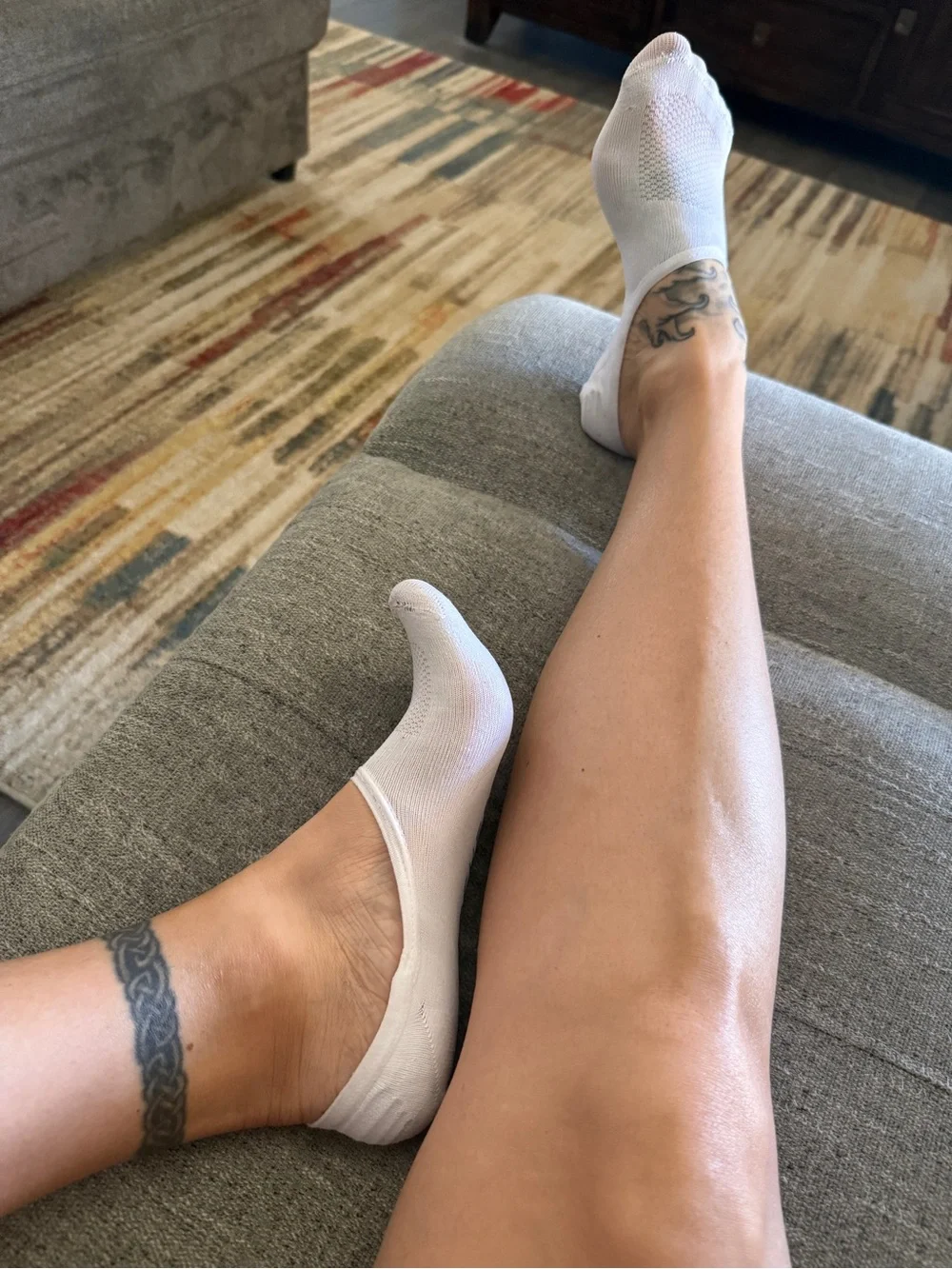 Sketchers White Gray No Show Socks Mesh Upper Gym Athleisure